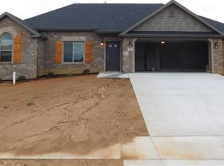651 Captain Hopkins St, Prairie Grove, AR 72753