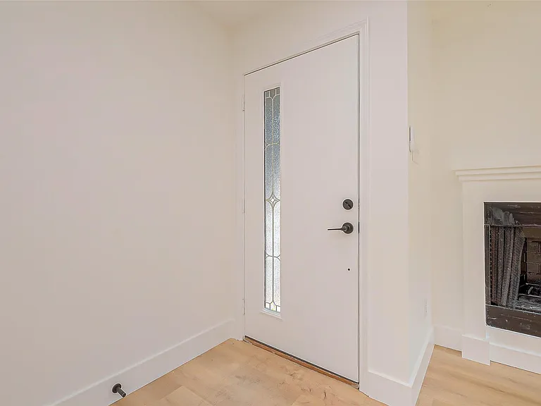 3010 Bandell Dr — Photo 4