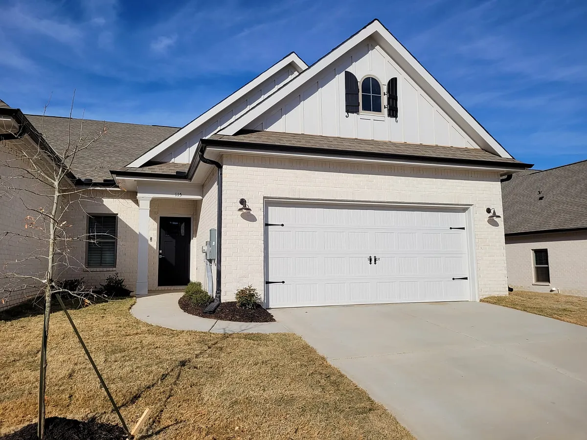 Building Photo - 117 Clift Farm Dr #117