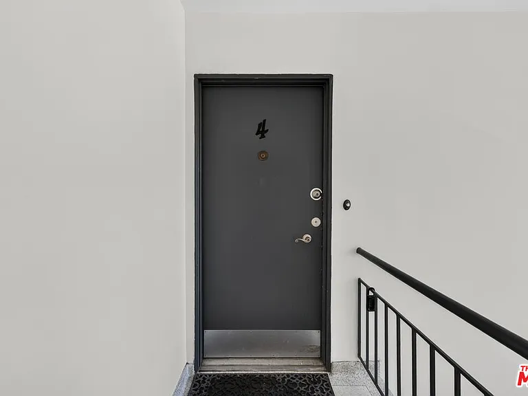 1301 N Flores St #4 — Photo 5