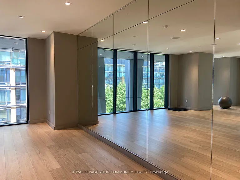 1 Yorkville Ave #1509 — Photo 32