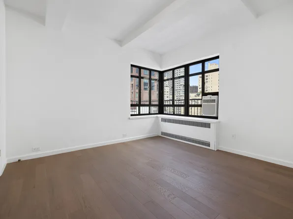 340 East 52nd Street image 5 of 9