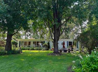 2073 S Point Comfort Rd, Oshkosh, WI 54902