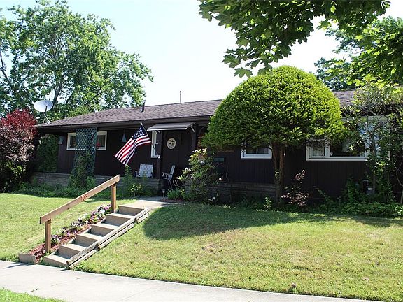 3rd image of 2 Edna Ave