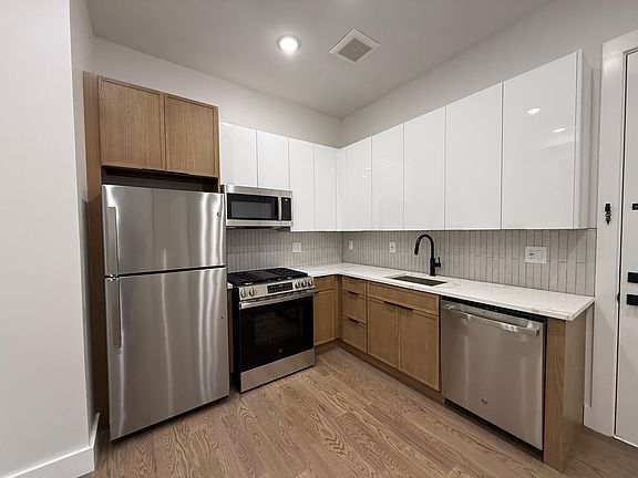 5th image of 40 Lembeck Ave #204E