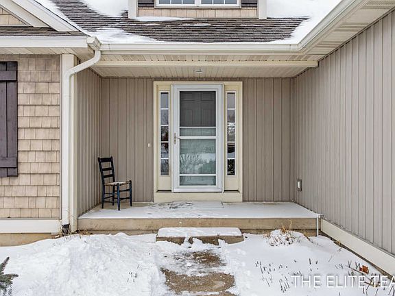 3rd image of 6773 Goldenrod Dr