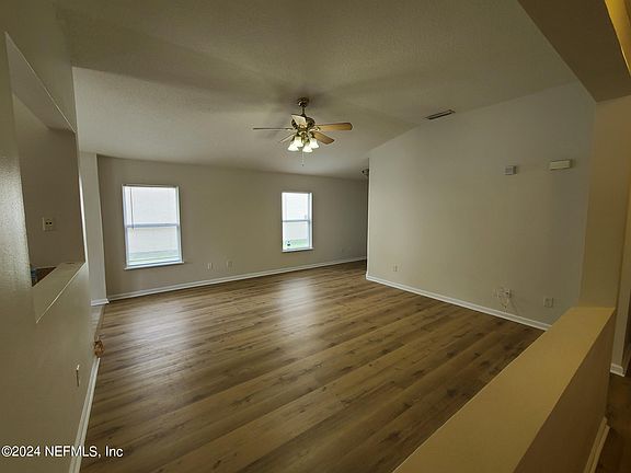 5th image of 251 CEZANNE Circle
