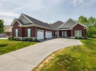 5027 Cooks Creek Ln, Sellersburg, IN 47172