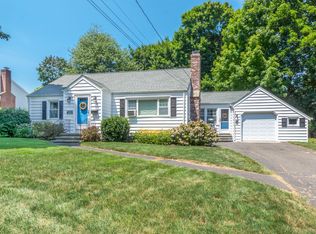 12 Sunrise Ave, Trumbull, CT 06611