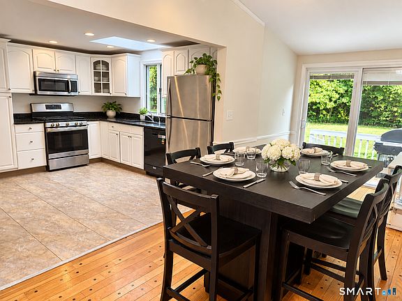 4th image of 46 Appleblossom Ln