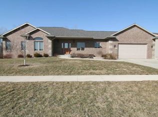 705 E 28th St S, Newton, IA 50208