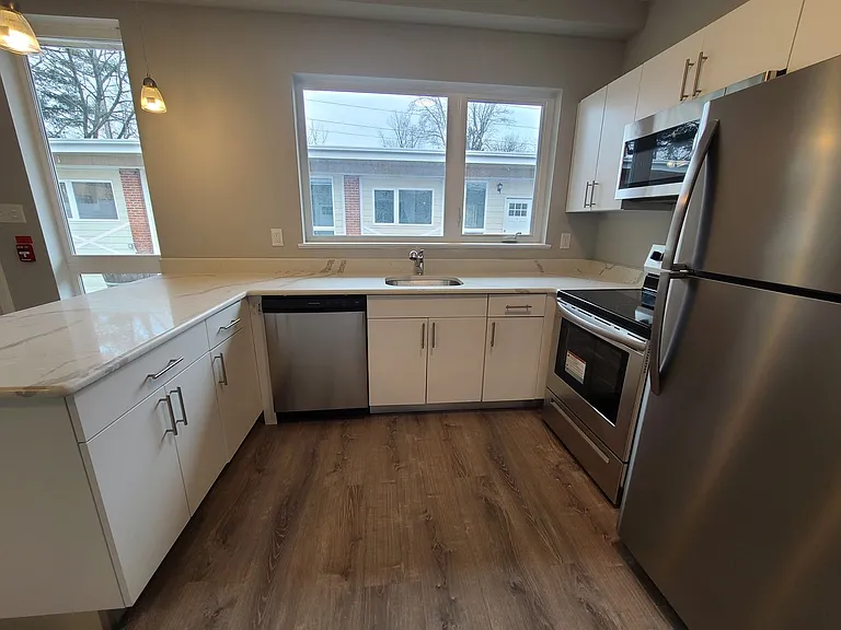 5524 Pulaski Avenue — Photo 4