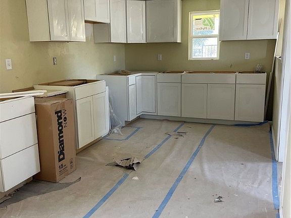 4th image of 4822 Cynthia Street