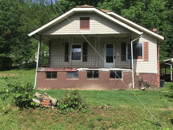 3rd image of 255 Taylor Ave