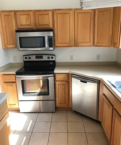 5205 Old Middleton Rd — Photo 3