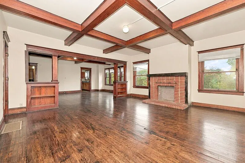 5 bed, 1.5 bath, 2588 sqft, $1,295 — Photo 4