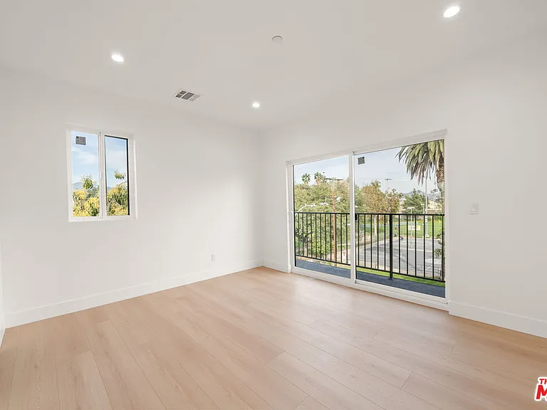 913 N Hobart Blvd #1/4 — Photo 17