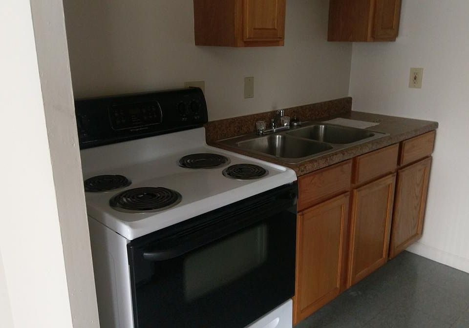 1st image of 1728 Garden Ln APT 5