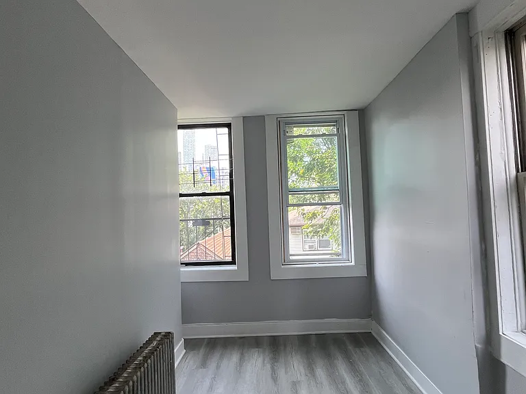185 Beacon Ave #3R — Photo 10