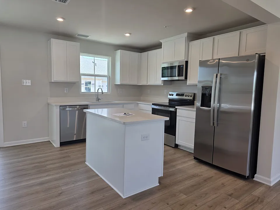 3704 Sophia Ln
