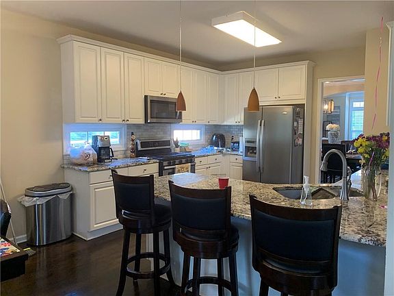 5th image of 875 Lake Medlock Dr