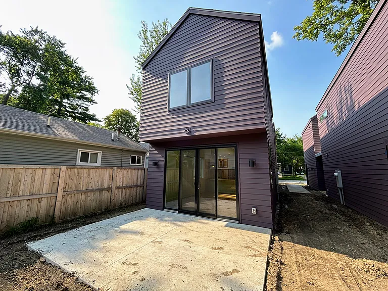 1003 E Washington St — Photo 37