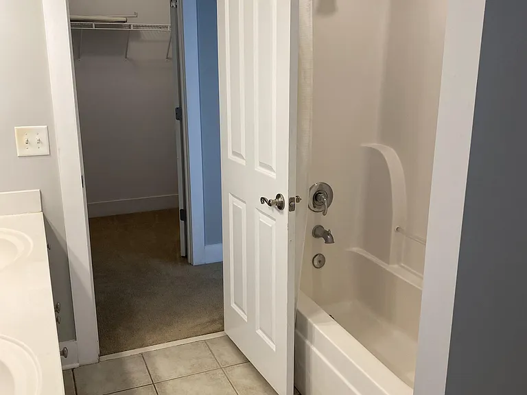 1641 Carriage Ridge Dr — Photo 10