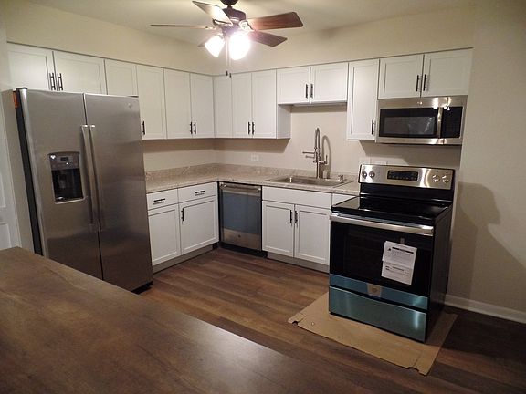 5th image of 2331 Ogden Ave APT 12