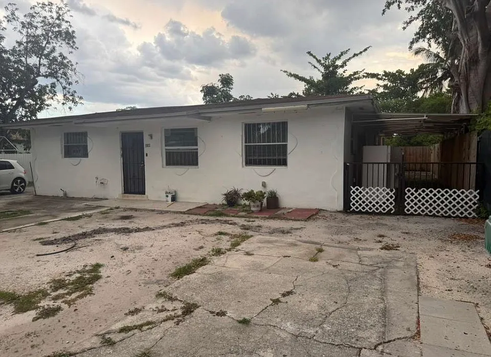 3 bed, 1600 sqft, $3,200 — Photo 2