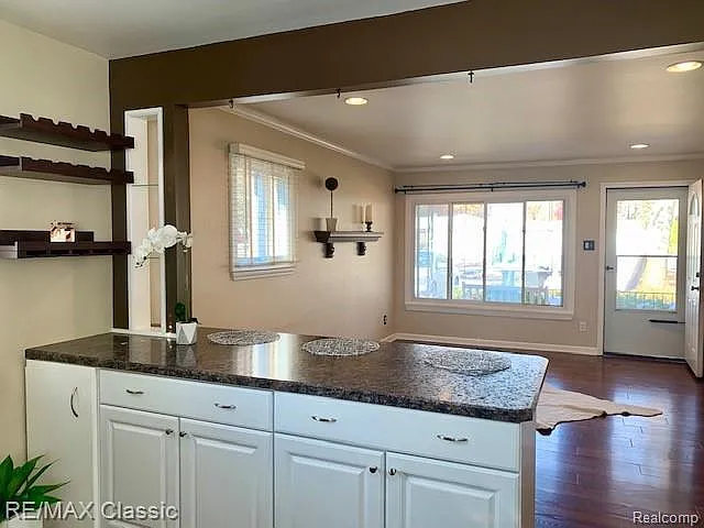 235 W Farnum Ave — Photo 9