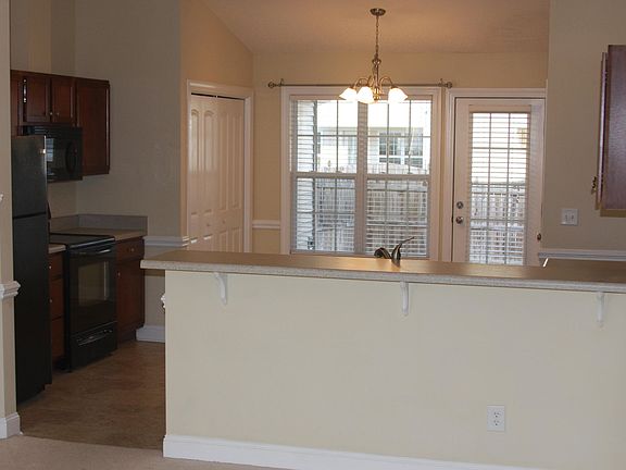 4th image of 2321 B Sadler Dr #B