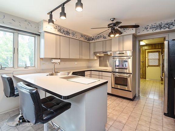 5th image of 3312 Lake Knoll Dr