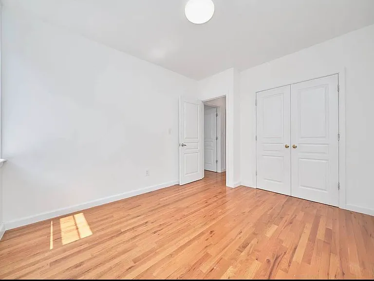 408 W 49th St #4 — Photo 7