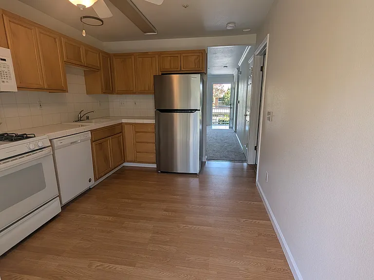 1501 La Esplanada Pl #323 — Photo 3