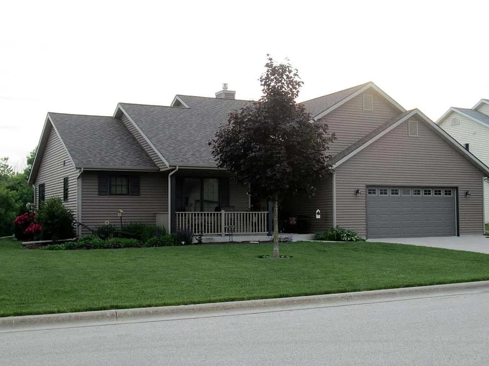 525 Moraine Dr photo 1