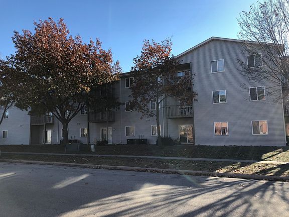 4th image of 610 Stonehaven Dr Unit 21