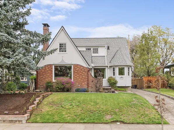 7017 NE Sacramento St, Portland, OR 97213