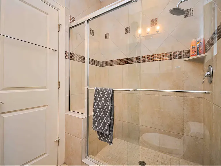 3045 Clinton Dr — Photo 35