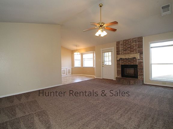3rd image of 1809 Caprock Dr