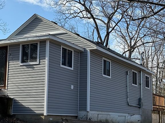 3rd image of 26300 N Maple Ave