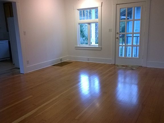 3rd image of 5208 Ravenna Ave NE #B