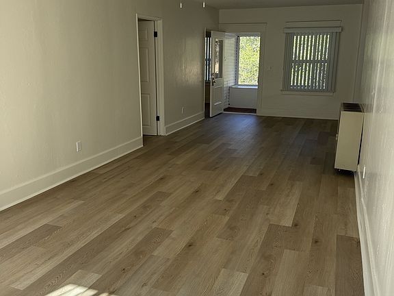 2nd image of 2813 Elm St APT 1