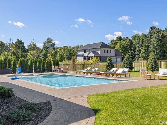 4th image of 1936 Traceky