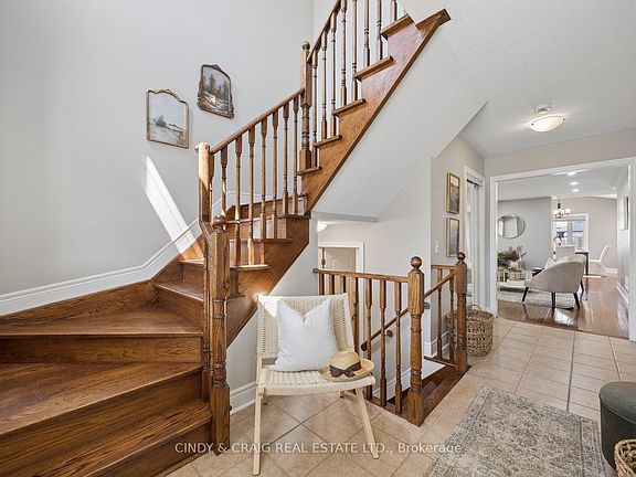 2nd image of 82 Dewell Cres