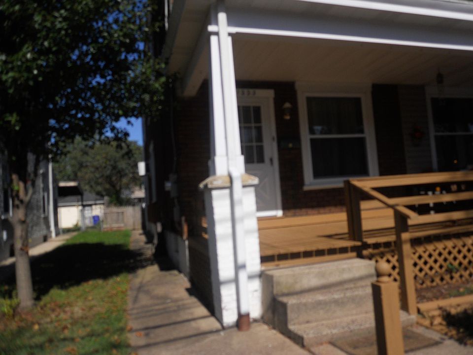 2nd image of 1223 Maple St