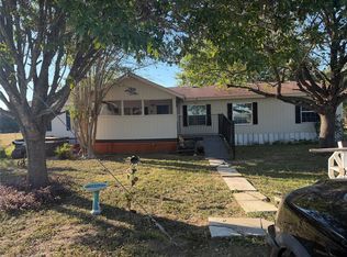 2198 Fm 1704, Elgin, TX 78621