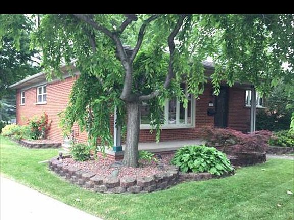 3rd image of 7059 Rosemary St
