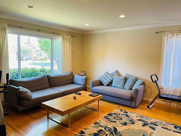 4th image of 810 Durshire Way