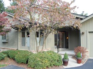 2755 Pine Knoll Dr #2755, Toledo, OH 43617