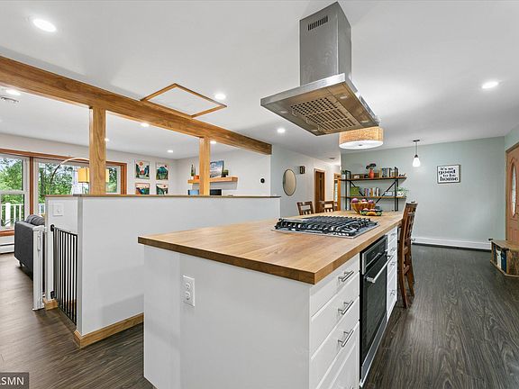 2nd image of 204 4th St NE